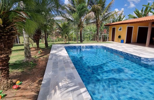 Chacaras Fernao Dias House | Atibaia farmhouse with pool and games tables near the center