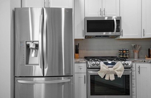 East Side House | Atlanta Central Historic Area, Near Parks & Dining. King Bed. Pet Friendly