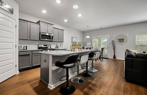 Church Street House | Atlanta HotSpot with BBQ Grill and games.