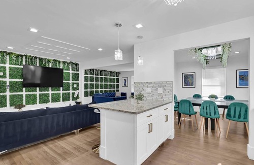 North Druid Hills House | Atlanta Ivy Manor Message Now for Summer Special
