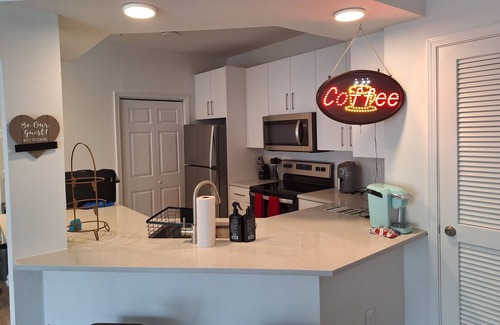 Briarcliff Heights Apartment | Atlanta Oasis