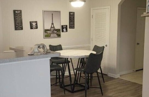 Church Street Apartment | Atlanta peacen