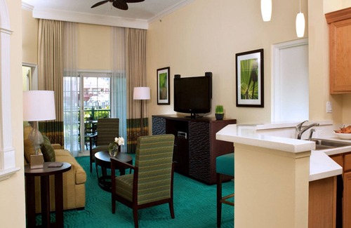 Paradise Island House | Atlantis Harborside, Paradise Island FREE Atlantis Park Day Passes
