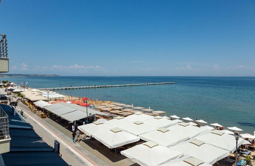 Perea Apartment | Atlantis 'Pleasure by the Sea'