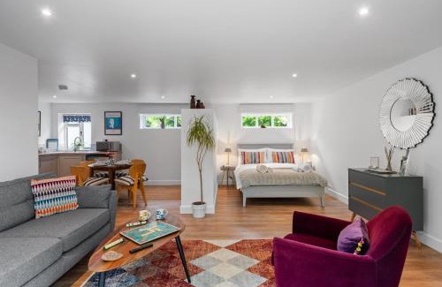 Long Melford Apartment | Attractive 2 storey, 2 bedroom barn in Long Melford
