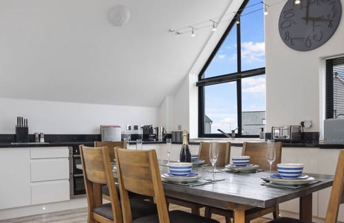 Westleigh House | Attractive pet friendly beach house with hot tub