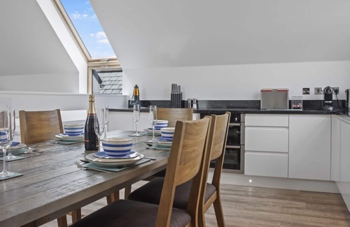 Westleigh House | Attractive pet friendly beach house with hot tub