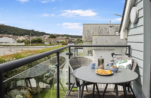 Westleigh House | Attractive pet friendly beach house with hot tub