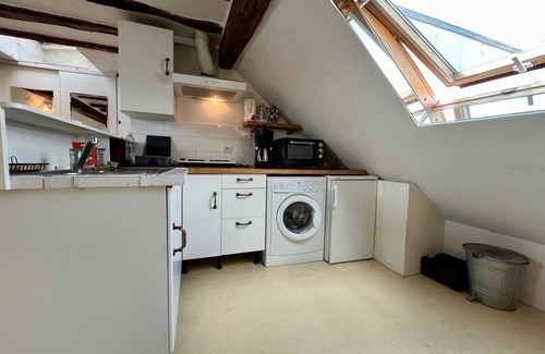 Saint-Merri Apartment | ATYPICAL AND CHARMING MARSH LOFT STUDIO FOR 2 PEOPLE
