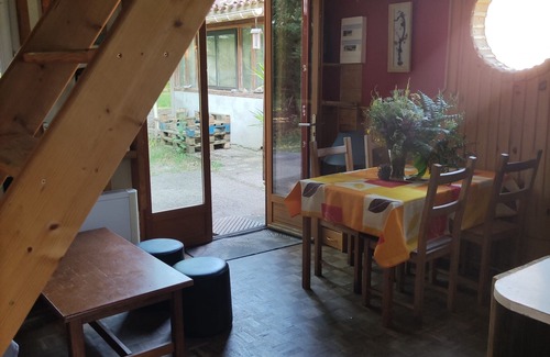 Moustey Ski Chalet | Atypical cottage in the forest with artist's studio!