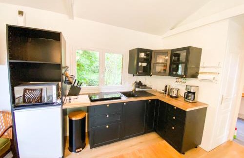 Plesidy Ski Chalet | Atypique Chalet la rivière sous votre fenêtre