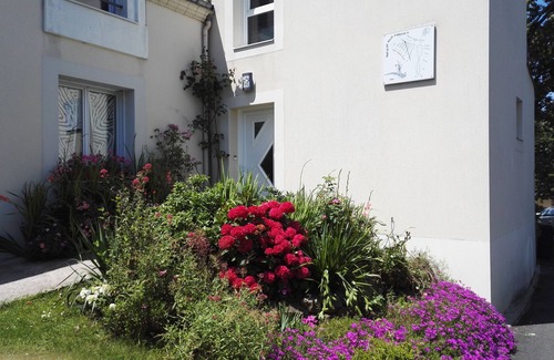 Eraudiere-Renaudiere Apartment | Au Cadran Solaire, Le Zenith : Studio in a quiet, wooded setting
