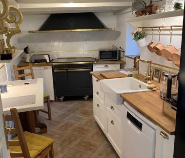 Uriage-les-Bains Apartment | Au Château d’Uriage-Chamrousse