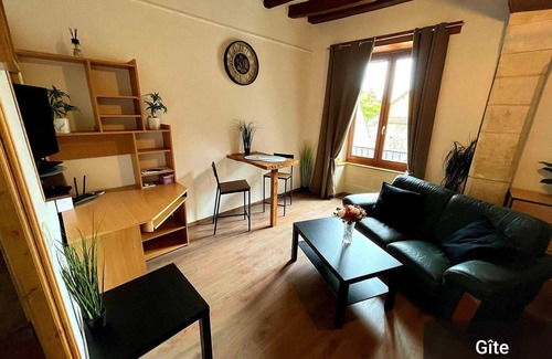 Les Roches-l'Eveque House | AU LION D'OR HISTORIC INN LESS THAN AN HOUR FROM PARIS