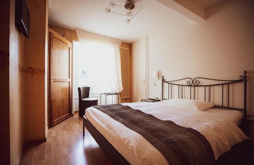 Yvorne Hotel | Auberge Communale de la Couronne
