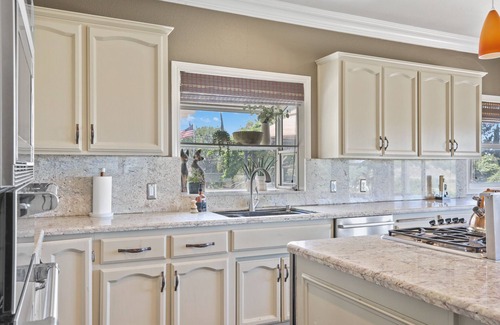Newcastle Resort | Auburn Wine & Beer Country Retreat Sleeps 12+w/Pool Hot Tub Sunset Views Pets
