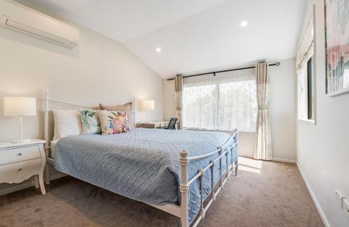 Greenlane - Ellerslie House | Auckland Cornwall Park Home