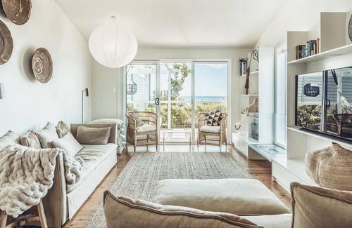 Killcare Heights House | Audrey's at Killcare - Audrey's at Killcare is the place to go for those after some peace, quiet and serenity by the Bay and Beach.