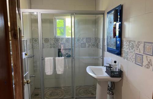 Black River Bed & Breakfast | Auglo villa house