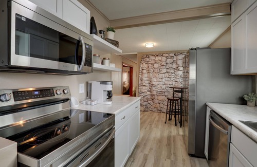 Quincy House | Aunt Lele's Cozy Cottage