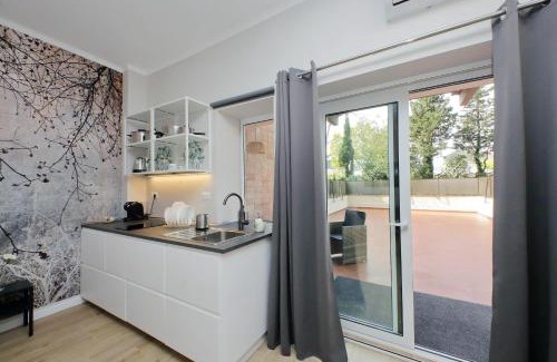 Aurelio Apartment | Aurelia Antica Terrace Apt free pool and parking