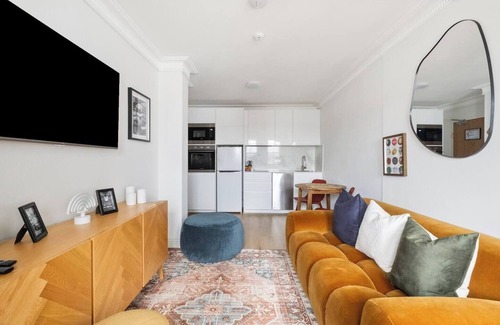 Darlinghurst Apartment | Aurelia Darling Boutique Poolside Retreat near CBD