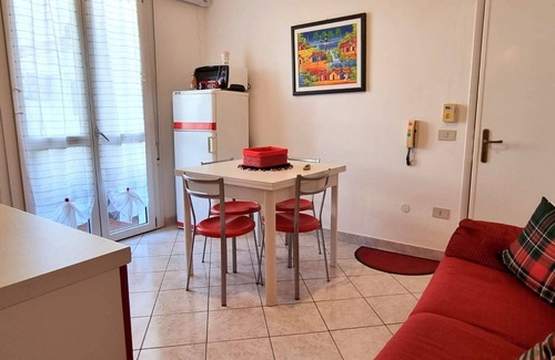 Lido di Pomposa Apartment | Aurora 2 Air-conditioned three-room apartment in the center, a stone's throw from the sea