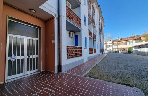 Lido di Pomposa Apartment | Aurora 2 Air-conditioned three-room apartment in the center, a stone's throw from the sea