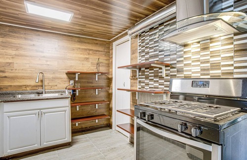 Delmar Parkway House | Aurora Abode: 7 Mi to Dtwn Denver!