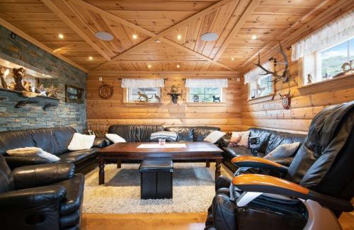 Selbjorn Villa | Austevoll Palace