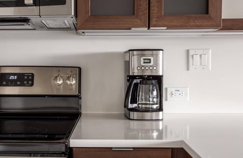 Second Street District Apartment | Austin | Grand 1BD/1BA 2nd Street District Apartment