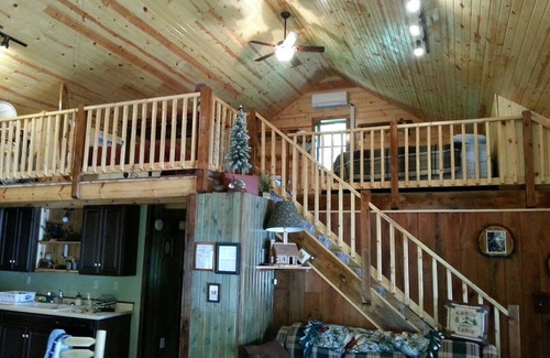 Pence Cabin | Authenic Amish built log cabin on 3,300 acre Gile Flowage. All Modern Amenities