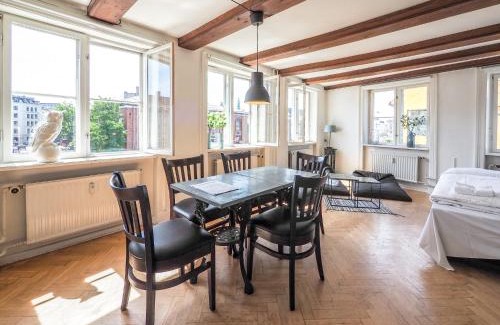 Nyhavn - Amalienborg Apartment | Authentic Copenhagen Apartment by Nyhavn