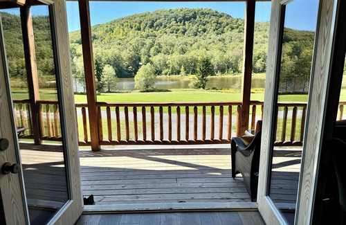Davis House | Authentic Hemlock Log Cabin 4 Bedroom Ski Chalet On Lake And Next To Ski Slopes