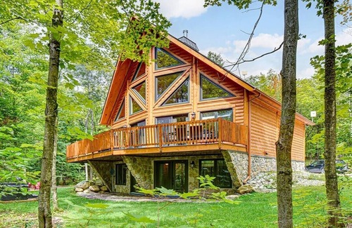 Amherst Apartment | Authentic Log Cabin - Billard, Spa - Le Scandinave
