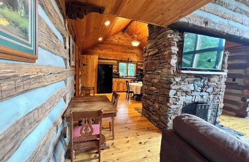 McGrady Cabin | Authentic Log Cabin on Dancy Mountain near McGrady, North Carolina