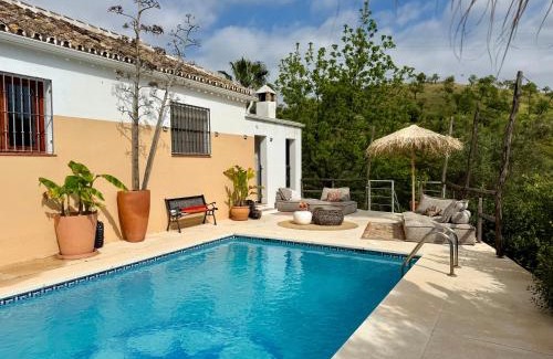 Almogia Villa | Authentic Luxury Villa in Oasis with Pool close to Malaga
