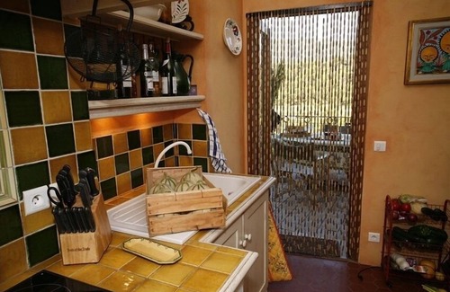 Menerbes House | Authentic Menerbes Village House, beautiful view of Luberon, garden and pool