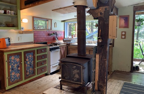 Juneau Cabin | Authentically Alaskan Ocean View Dry Cabin