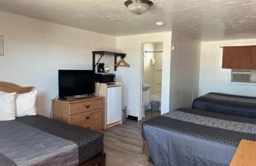 Newcastle Hotel | Auto Inn Motel & RV Park