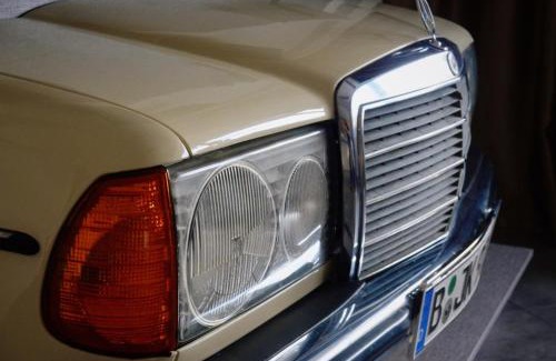 Falkensee Apartment | Autohof by Andrew - Apartments