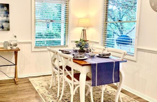 Bright House | Autumn Beauty - Mountain View Cottage 3