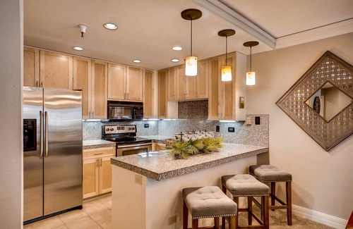 Peak 9 Condo | AUTUMN BEAUTY -PRIME LOCAL SKI In/Out VILLAGE @ BRECK MtnnSide Pk 9 Pool+Hot Tub
