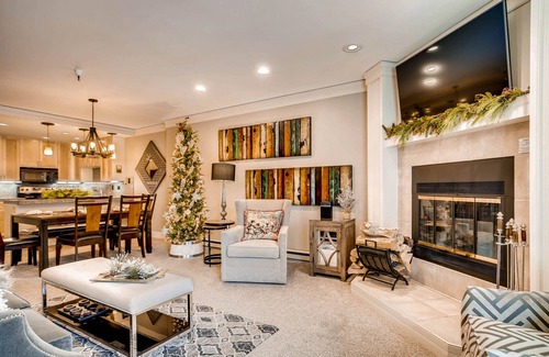 Peak 9 Condo | AUTUMN BEAUTY -PRIME LOCAL SKI In/Out VILLAGE @ BRECK MtnnSide Pk 9 Pool+Hot Tub