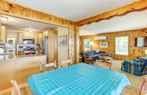 Maple City Cottage | Autumn Escape on Glen Lake: Waterfront Cottage!