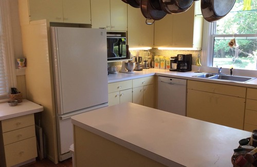 Irvington Cottage | Autumn in Irvington - it’s so inviting and gorgeous. And it’s waiting for you!