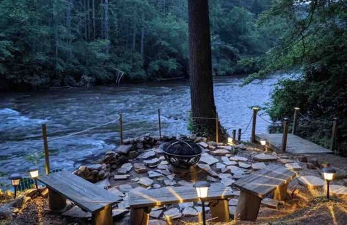 Blue Ridge Cabin | Autumn River Escape Hikes, Firepit & More!