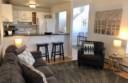 Glenwood Grove - North Iris Condo | AVAILABLE DEC 15 Boulder Executive Style Home, high spd int, quiet, very nice