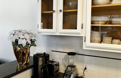 Glenwood Grove - North Iris Condo | AVAILABLE DEC 15 Boulder Executive Style Home, high spd int, quiet, very nice