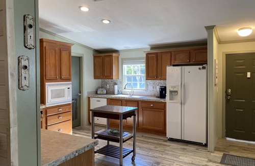 Weeki Wachee Gardens House | Available for Aug. & Sept. for scalloping 200yd paddle to the Weeki Wachee River